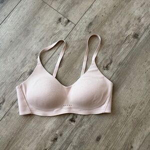 Nike Alate Minimalist